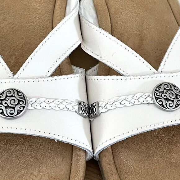 Minnetonka White Leather Boho Sandals Size 10 Silver Hardware Slip On Comfort - Picture 5 of 11